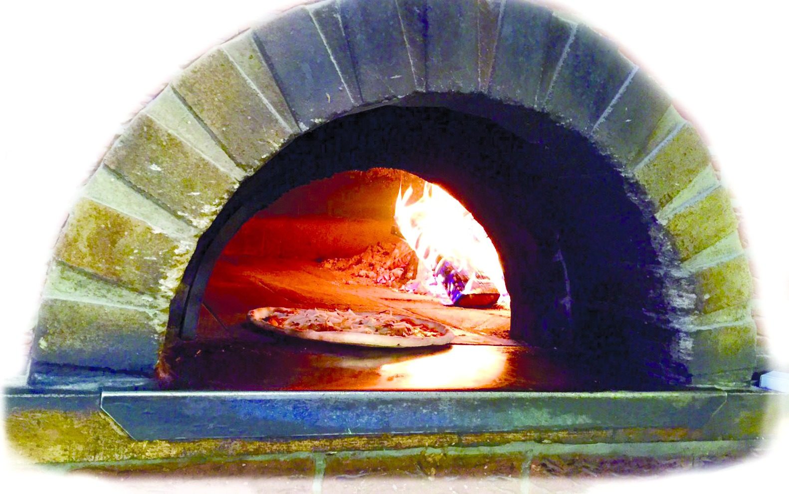 Pizza im Steinofen